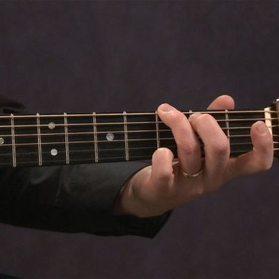 دوره آموزش گیتار آکوستیک: دوره اول - چیدن، فرتینگ، و آکورد Lynda - Acoustic Guitar Lessons - 1 Picking Fretting Chords
